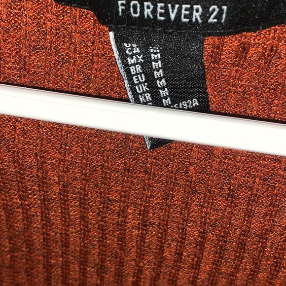 Top - Picture 2 of 3